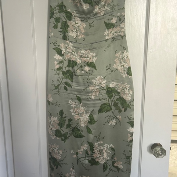 Reformation Frankie Dress in Tea Garden - Picture 5 of 5